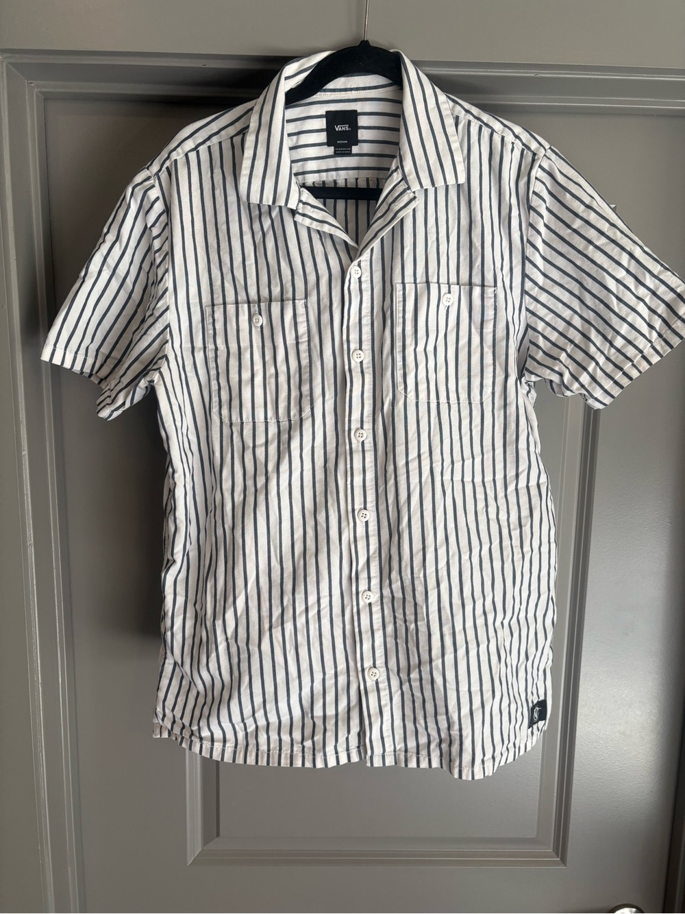 Vans Off The Wall Men’s Short Sleeve Shirt, White & Navy Stripe Classic Fit